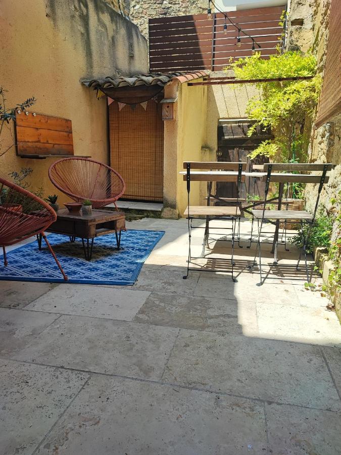 Maison De Village Avec Cour Aux Portes D'Avignon Entraigues-sur-la-Sorgue ภายนอก รูปภาพ